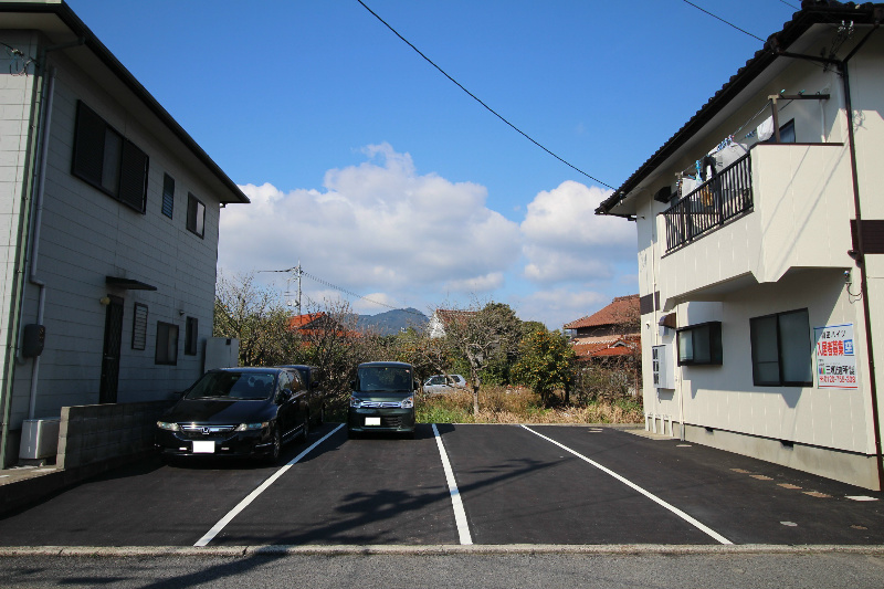 副田ハイツ 駐車場