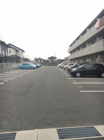 オッツ センチュリー 駐車場