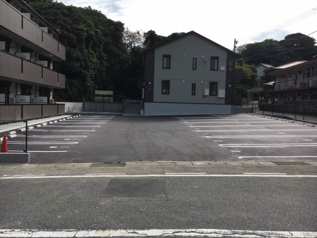ｴｽﾎﾟﾜｰﾙ ｺｰﾄ／ﾙｰﾁｪ ｺｰﾄ　ﾙｰﾁｪ ｺｰﾄ 駐車場