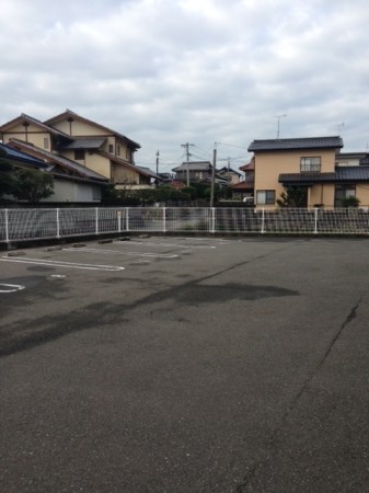 セジュール伊倉 駐車場