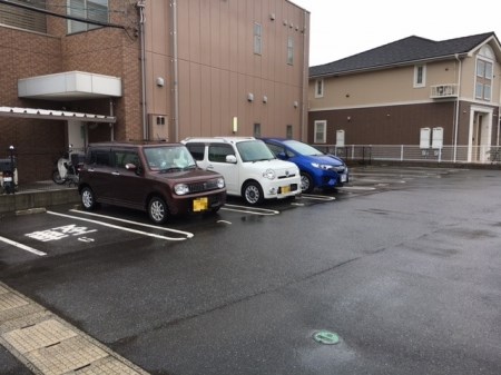 アレイ 駐車場