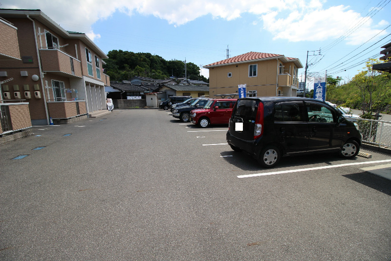 ヴェールメゾン　桂 駐車場