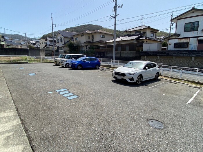 シャルマン 駐車場