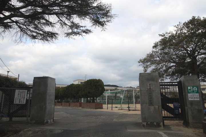 シャトー千枝 下関市立日新中学校