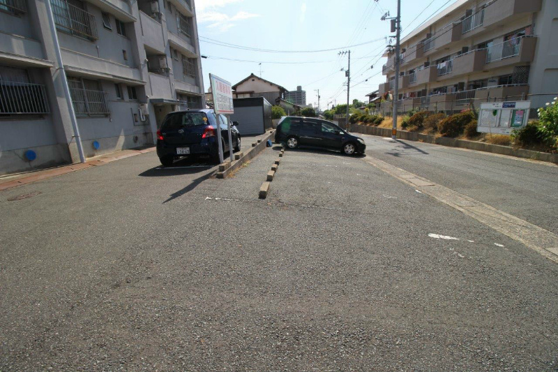 あけぼのハイツ 駐車場