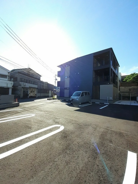 青龍シャトー 駐車場